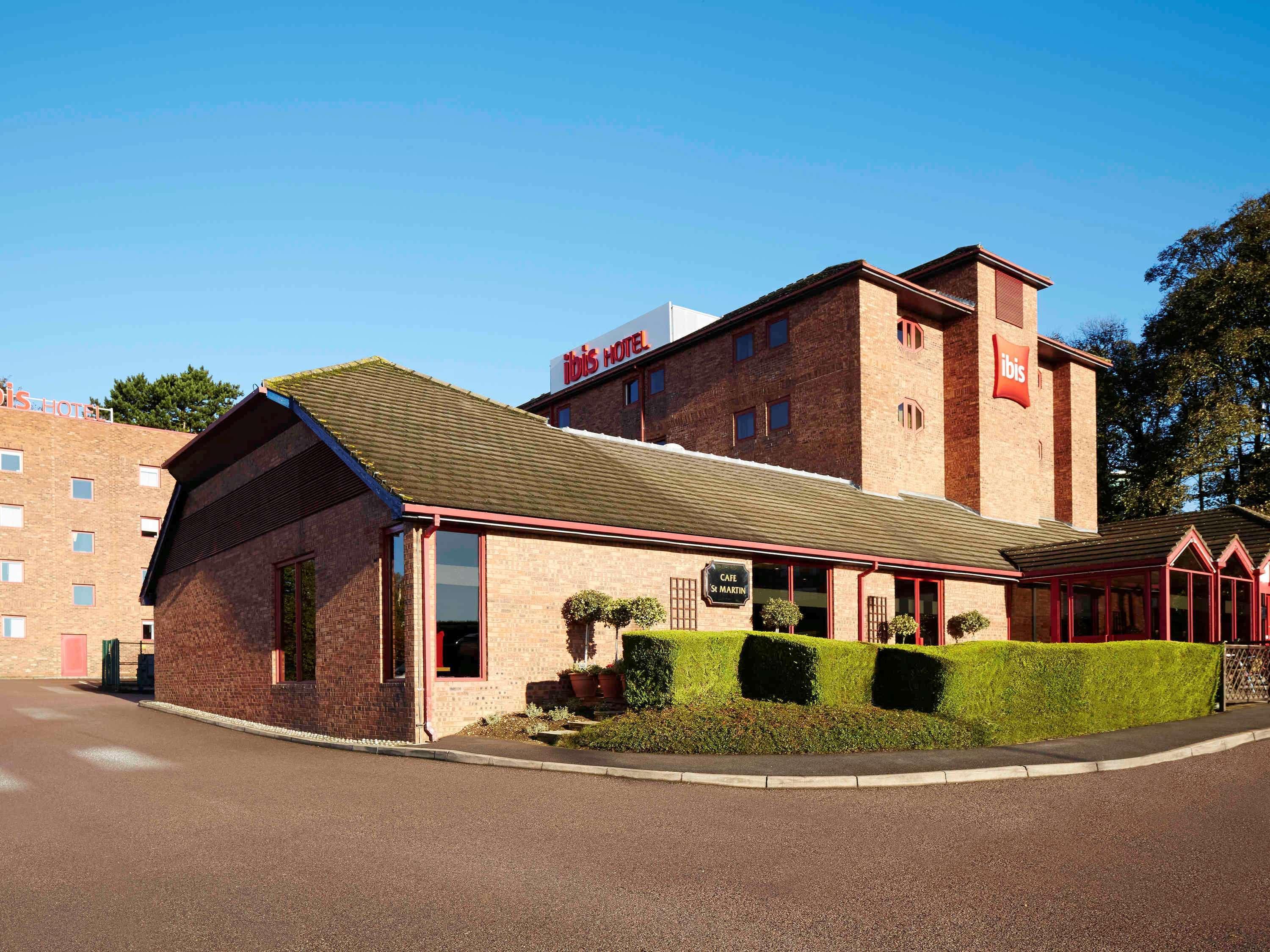 Отель Ibis London Luton Airport Экстерьер фото
