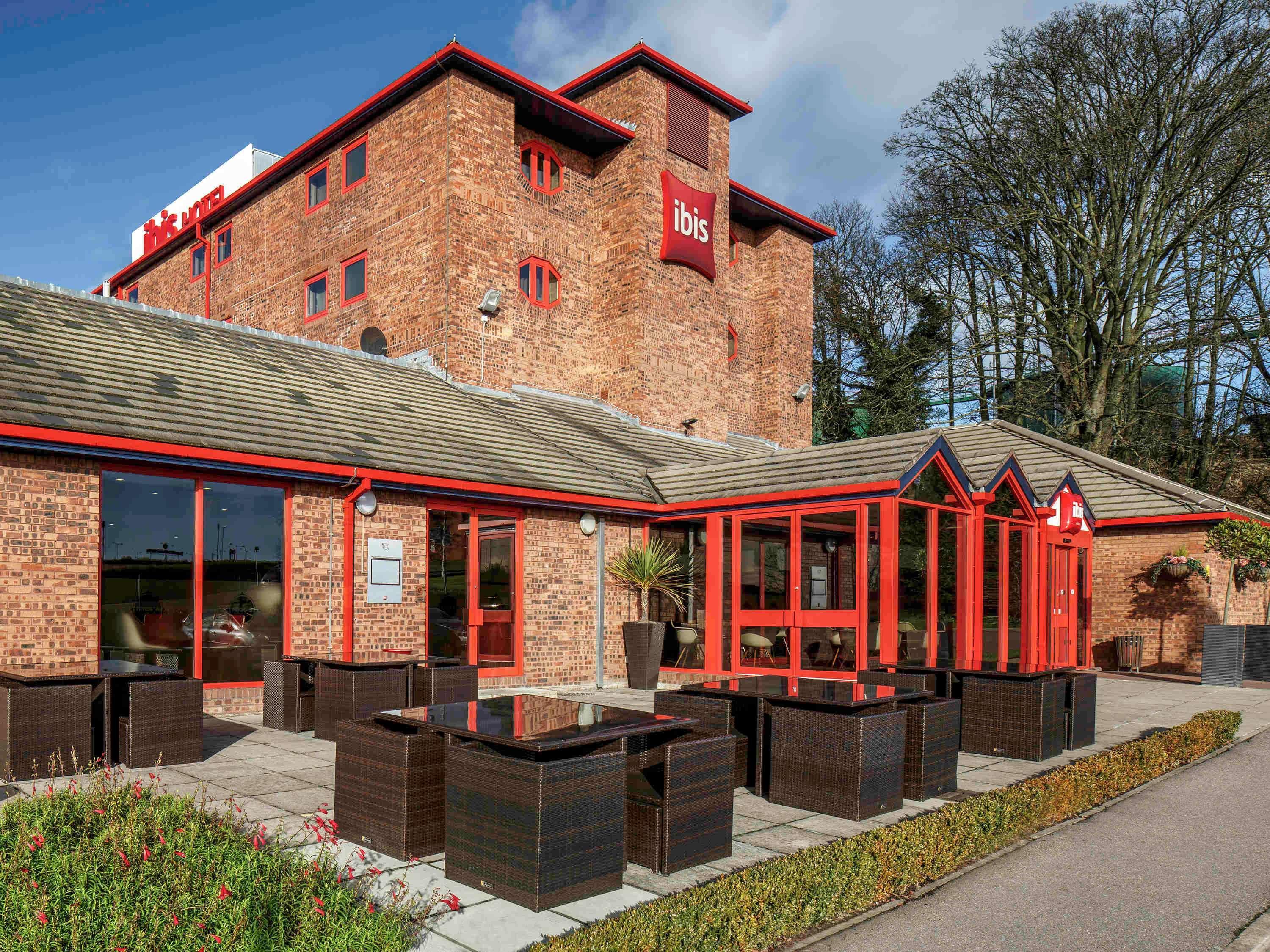 Отель Ibis London Luton Airport Экстерьер фото