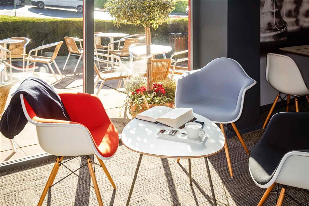 Отель Ibis London Luton Airport Экстерьер фото