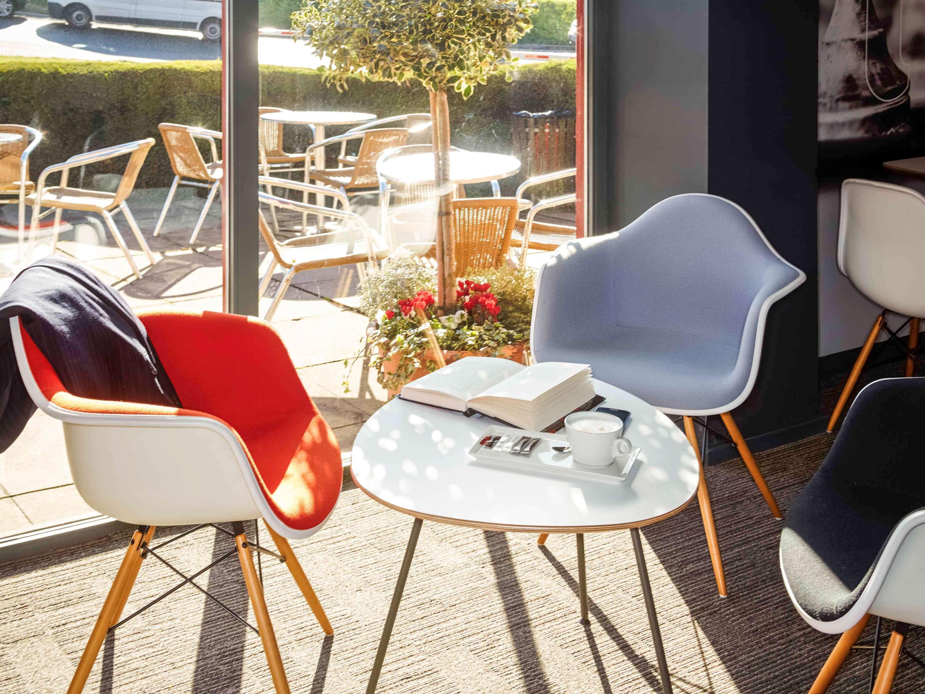 Отель Ibis London Luton Airport Экстерьер фото