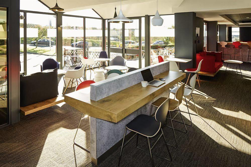 Отель Ibis London Luton Airport Экстерьер фото