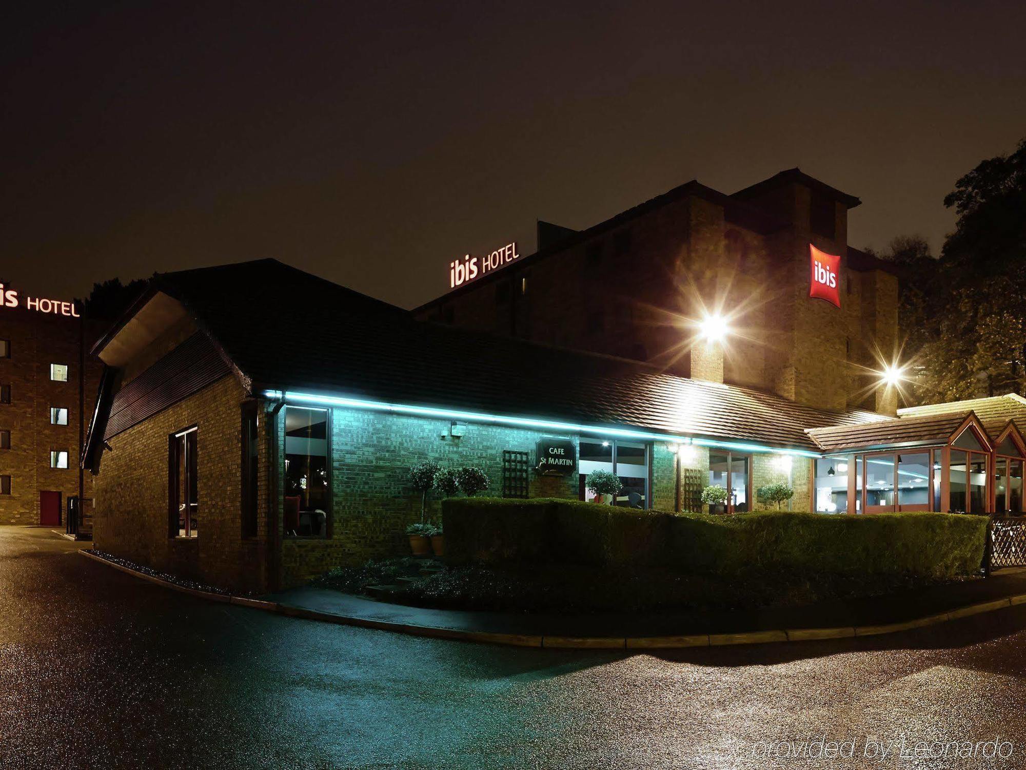 Отель Ibis London Luton Airport Экстерьер фото
