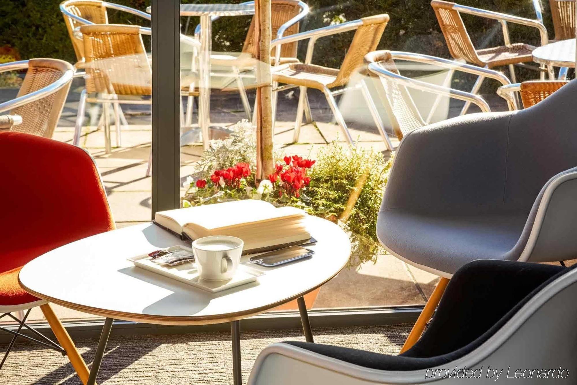 Отель Ibis London Luton Airport Экстерьер фото