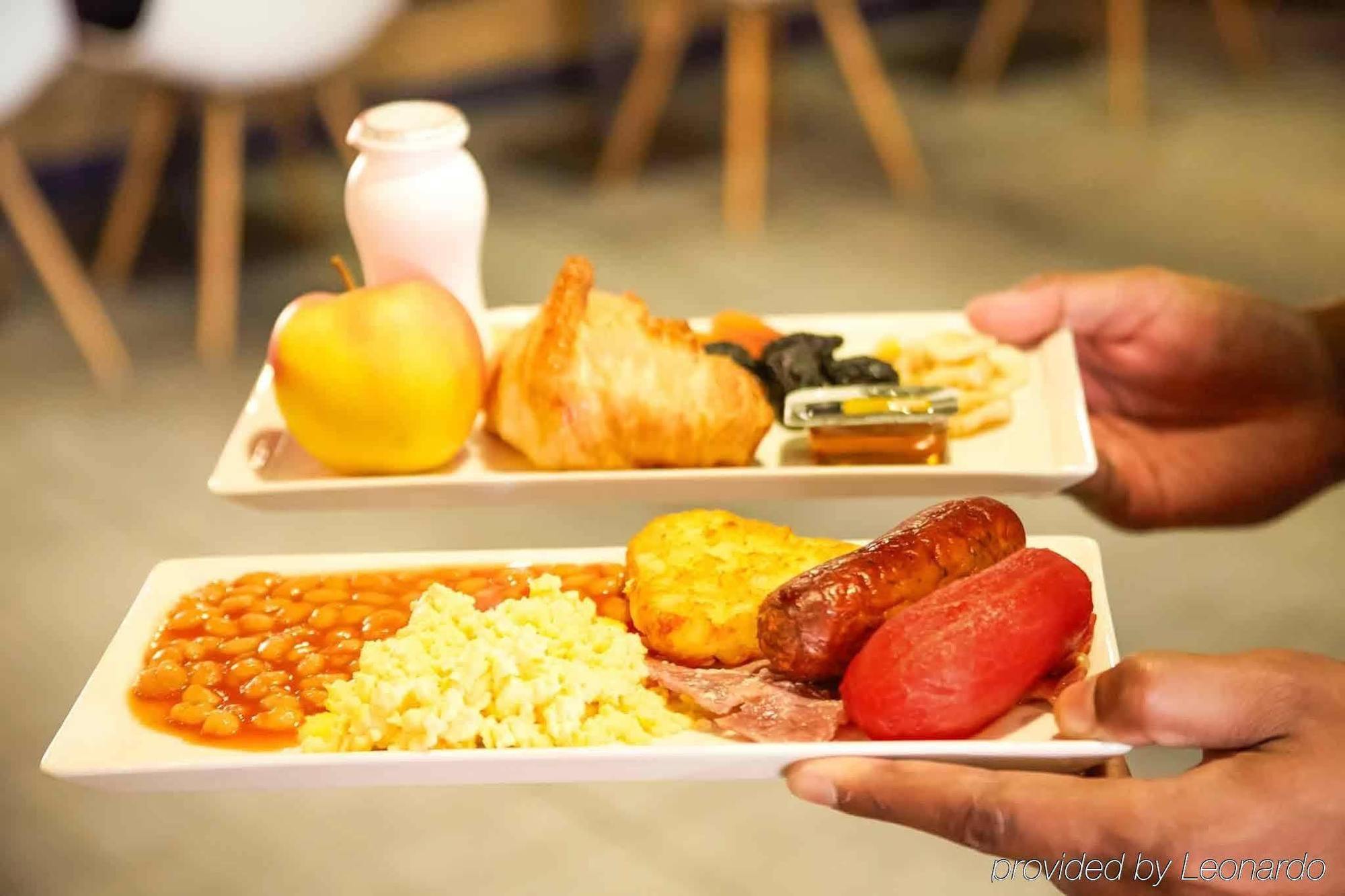 Отель Ibis London Luton Airport Экстерьер фото